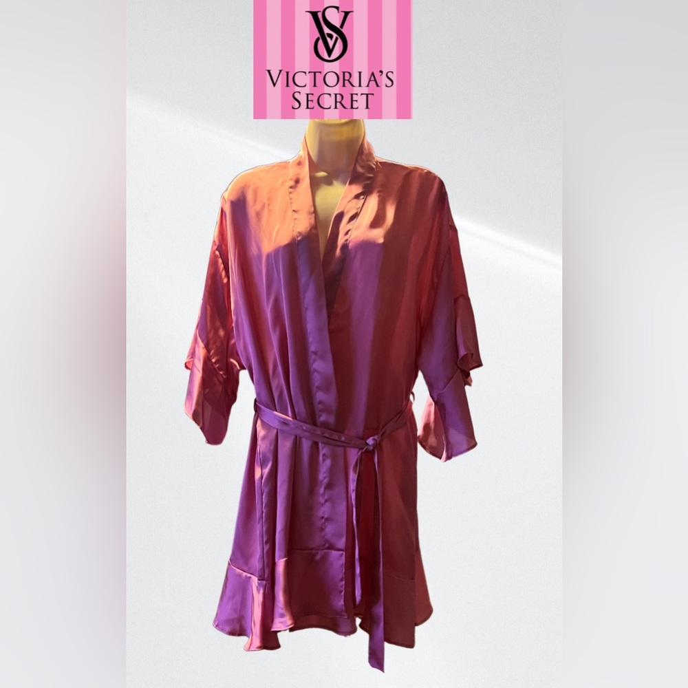 Victoria short ruffle trim robe xs/s